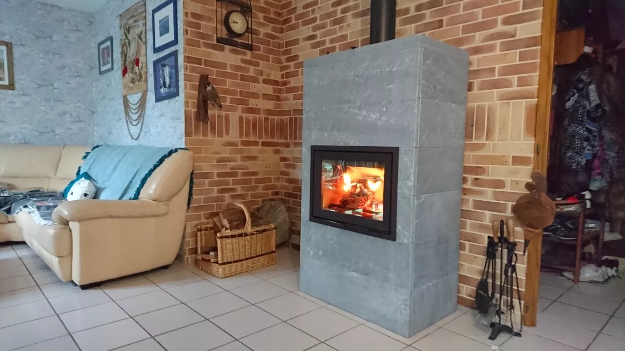 Poêle à bois à accumulation JOTUL FS 175 en pierre ollaire (Lons-le-Saunier, Jura 39)