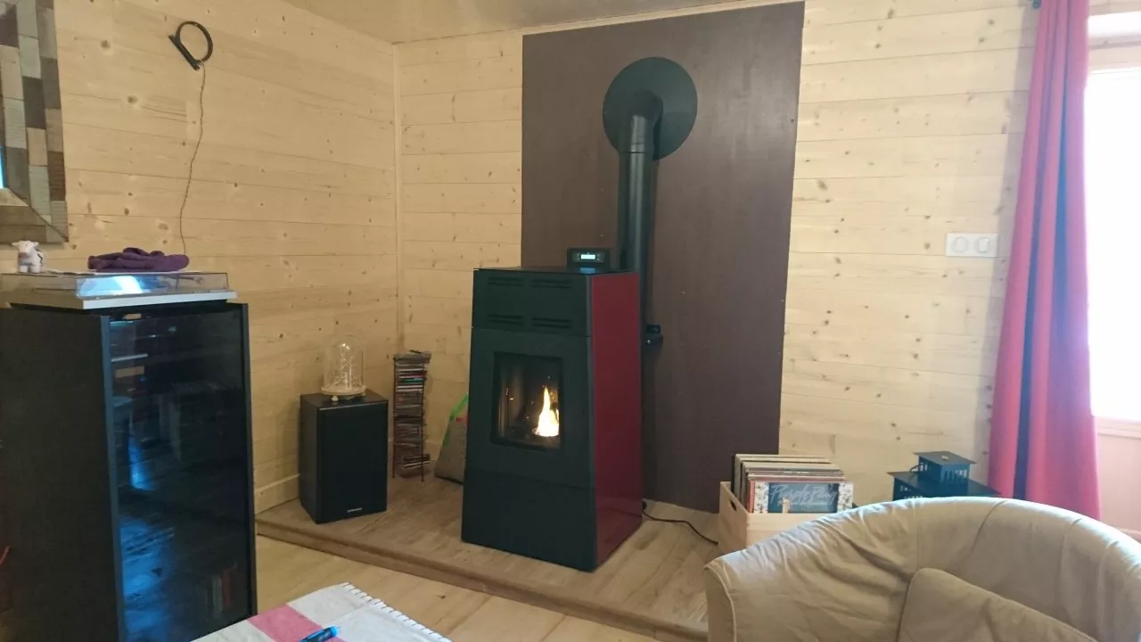 Poêle à granulés/ pellets JOTUL PF600 (Saint-Claude, Jura 39)