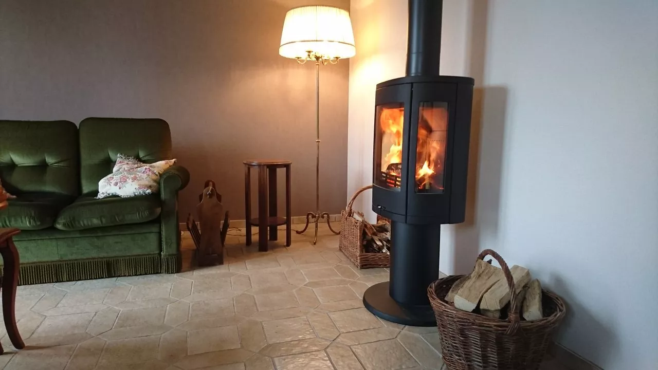 Poêle à bois CONTURA C880 avec vitres latrales (Poligny, Jura 39)