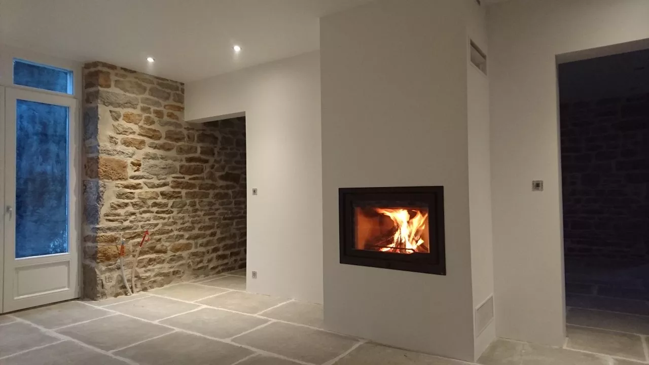 Cheminée moderne JOTUL I570 (Arbois, Jura 39)