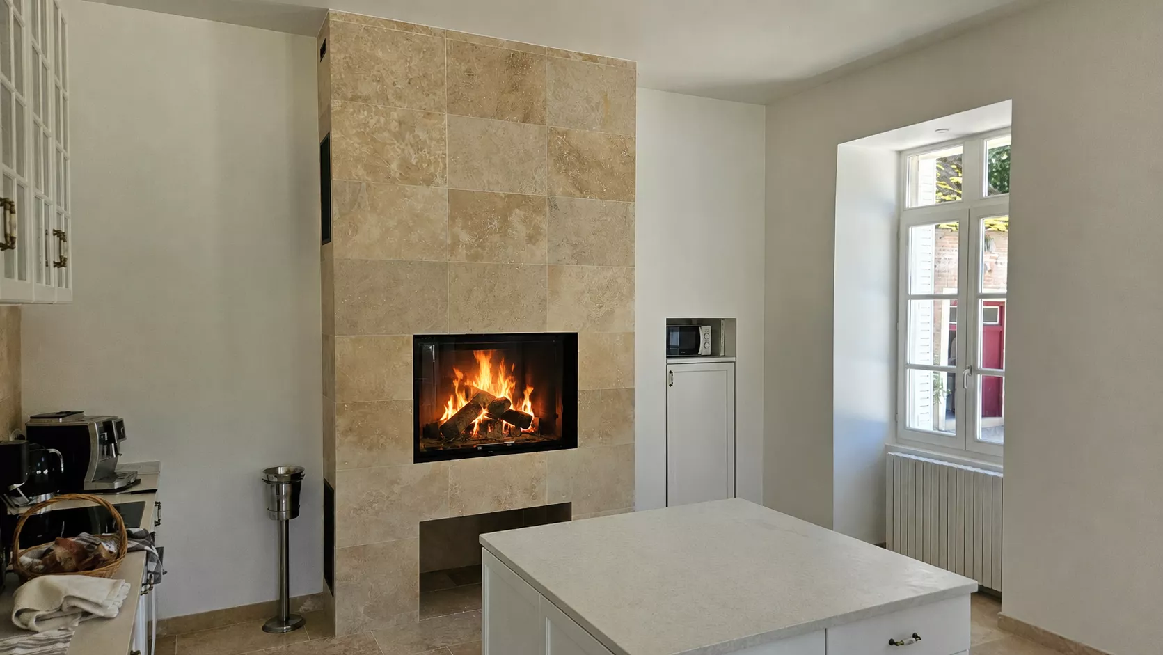 Cheminée moderne SPARTHERM Varia 1V-100h (Saint-Germain du Bois, Jura 39)