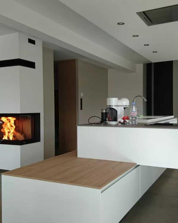 Cheminée moderne d'angle SPARTHERM Varia 1V100h (Les rousses, Jura 39)